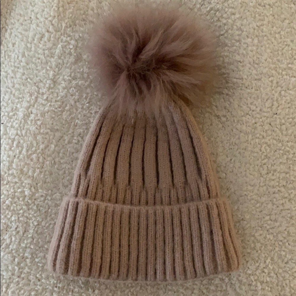 Boutique Pom hat